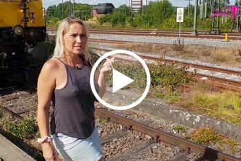 JuliaPink: Auf dem Bahnhof gepisst und 2 weitere geile szenen