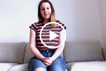 Lisa2001: OMG! ICH HABE ES GETAN! MEIN ERSTES VIDEO GANZ NACKT!!!