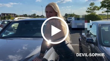 devil-sophie: PARKPLATZ AUTO TOUR EXTREM