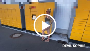 devil-sophie: PAKETABHOLUNG ESKALIERT versaut die Paketstation veredelt